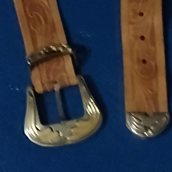 Beautiful TOOLED LEATHER Cowhide Western Belt - Kids Size - Picture 3 of 4